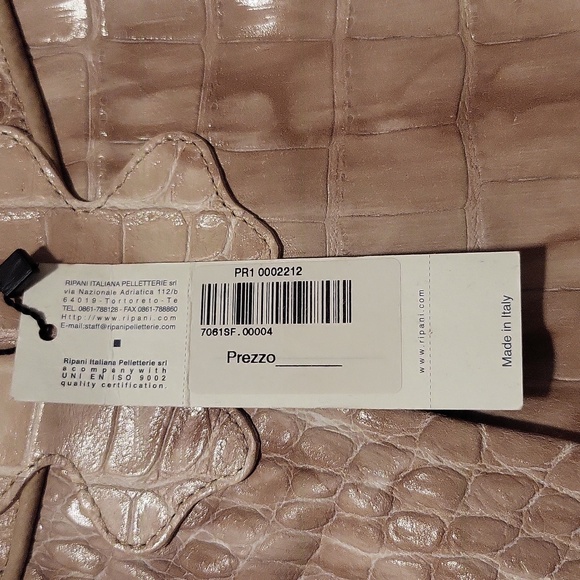 Rapani purse with flower on front new with tags - Picture 8 of 8